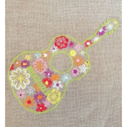 Symphonie Florale : Kit de Broderie Guitare en Fleurs