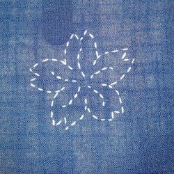 Broderie en trait fleurs de cerisier