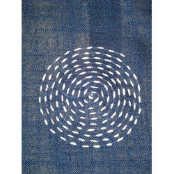 Broderie en traits spirale